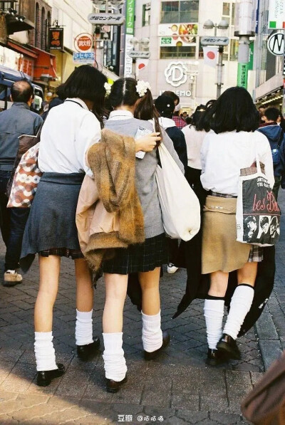 世理奈