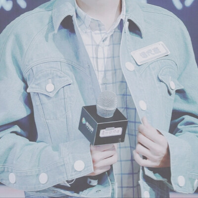 肖战头像by程述。