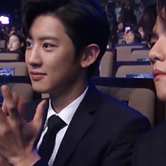 灿白。原截乔礼。