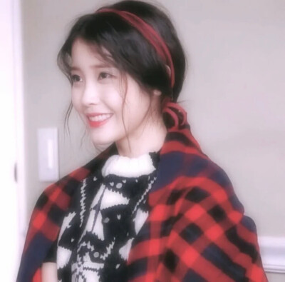 IU 李知恩 