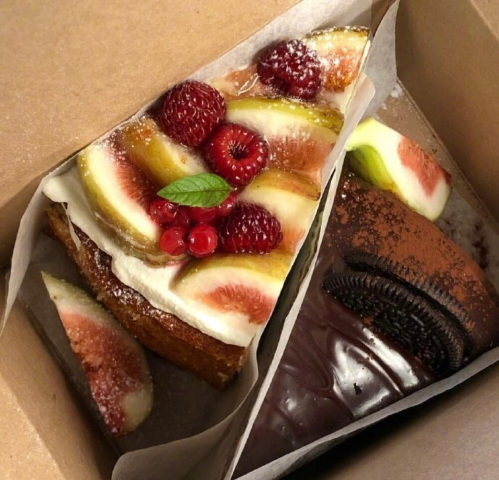 甜品·草莓巧克力双拼小蛋糕