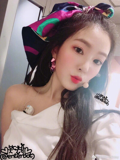 red velvet Irene
via weibo 