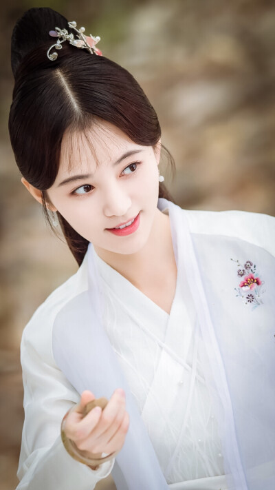 鞠婧祎韩芸汐壁纸