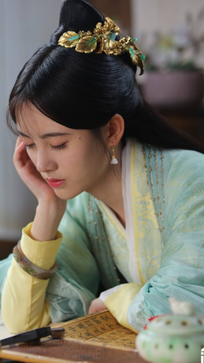 鞠婧祎韩芸汐壁纸