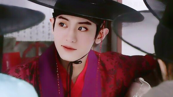 朴灿烈古装//来自微博二转侵删(已修)