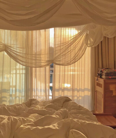 “我们去富士山看雪吧
等雪落满头就算你陪我过完余生了”