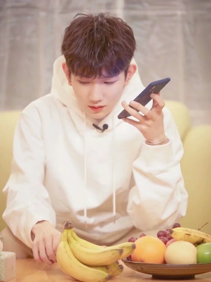 刚哥
王源~
壁纸