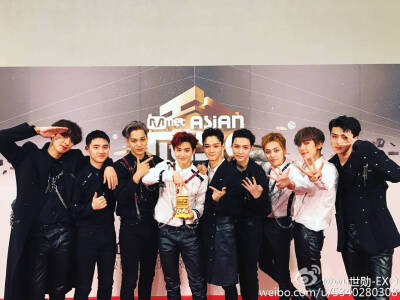 #四年连续大赏组合exo# EXO的MAMA之旅
2012: 亚洲新人团体奖
2013: 年度专辑赏
2014: 亚洲时尚奖 最佳男子团体奖 年度艺人赏 年度专辑赏
2015: 亚洲时尚奖 全球粉丝选择-男子组奖 最佳男子团体奖 年度专辑赏
2016: …