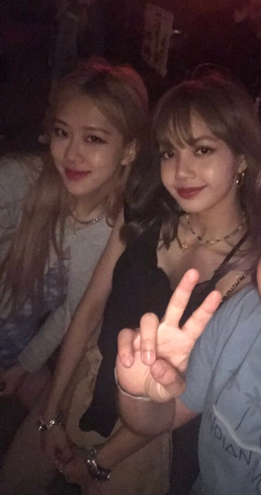 blackpink Rosé 朴彩英 Lisa 五花肉