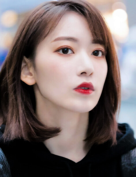 宮 脇 咲 良 。拿图看简介。