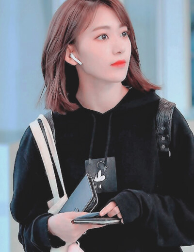 宮 脇 咲 良 。拿图看简介。