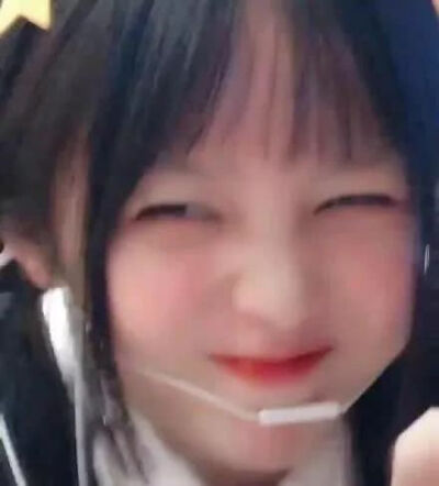 炒鸡阔耐的草莓果酱小姐姐