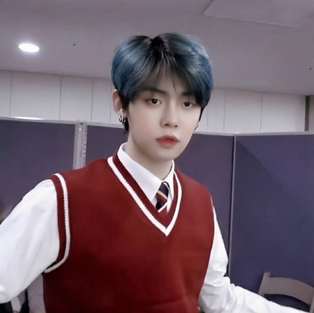 不要让我看见你，不然见一次喜欢一次。
TXT 崔连准