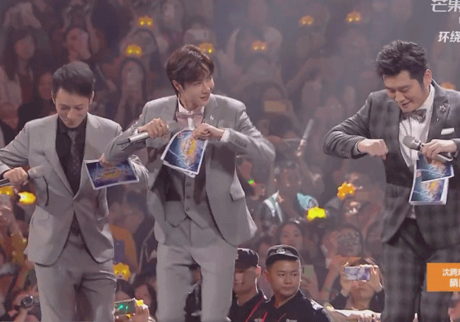 王一博动图gif(14) - 高清图片,堆糖,美图壁纸兴趣社区