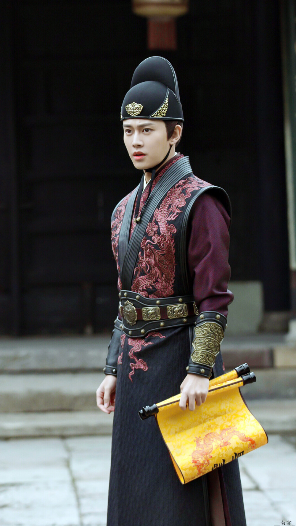 锦衣之下手机壁纸9p禁二改