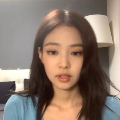 Jennie头像
