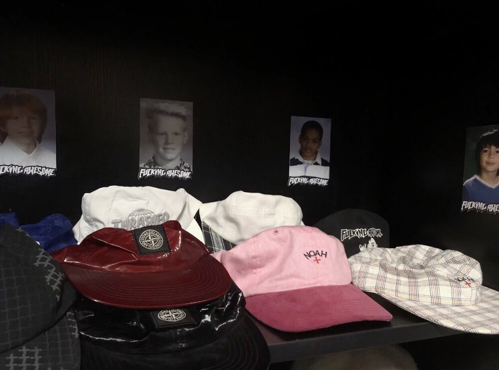 分享一下珍藏文案（喜欢的可以关注我哦~）
1.你信不信会有个人，认认真真的看完你每条状态，包括底下的每条回复，但是一句话都不会说。
2.我不会喜欢一个东西太久，所以我的头像网名一直在换，我对实物厌倦的太快，而你是我最大的例外。
3.我才不稀罕做你的朋友，我只想做你的另一半。