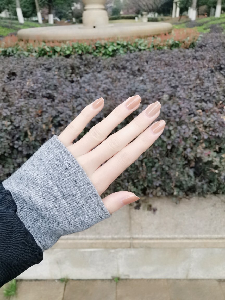 疫情期间在家无事，涂涂指甲(*^ω^*)奶茶色 低调又好看