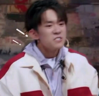 易烊千玺
夹带表情包