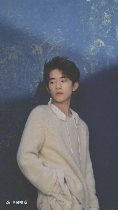 易烊千玺
夹带表情包