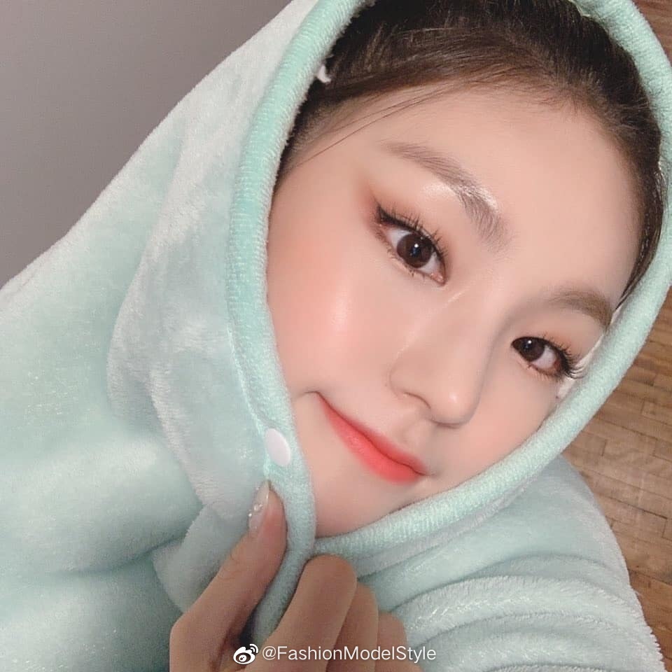 ITZYPeaceCeleb Korea Style | ITZY Yeji黄礼智 insta更新