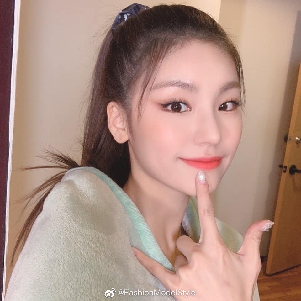 ITZYPeaceCeleb Korea Style | ITZY Yeji黄礼智 insta更新