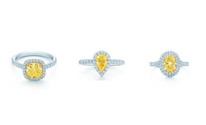 Tiffany & Co. 蒂芙尼 Tiffany Soleste系列 铂金及18K黄金镶嵌黄钻及白钻戒指
最后是大名鼎鼎的黄钻戒指，每一款都散发着七彩迷人光辉。其中，公主方形自带宫廷风，而水滴形和椭圆形款式可以拉长手型，你可以根据自己的需求和风格来进行选择，戴手上肯定特别美。