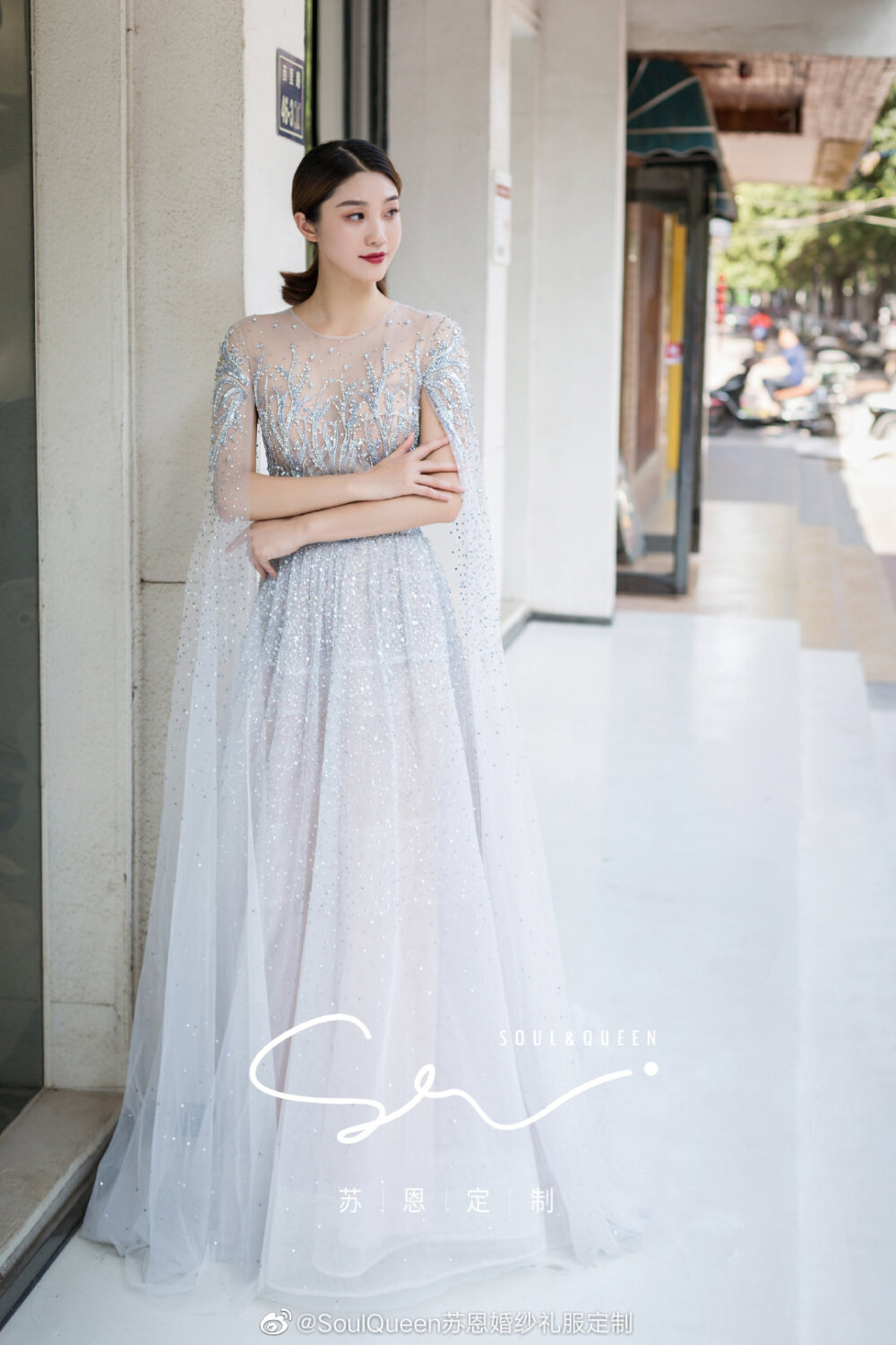 苏恩定制礼服图片来源官方微博