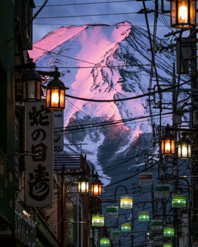 早霞与富士山