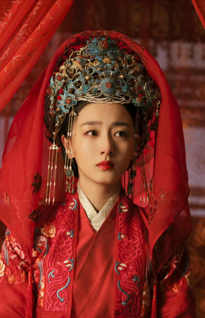 《锦衣之下》上官曦