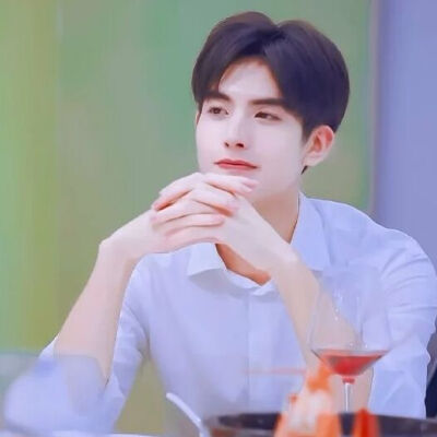 宋威龙
二传注明堆糖温柔逻辑禁二改