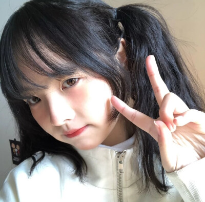 三人闺蜜头像 姐妹！
点赞你三天后将收到一个好消息！
“总会有一个温柔的人给你带来最温柔的月亮”
