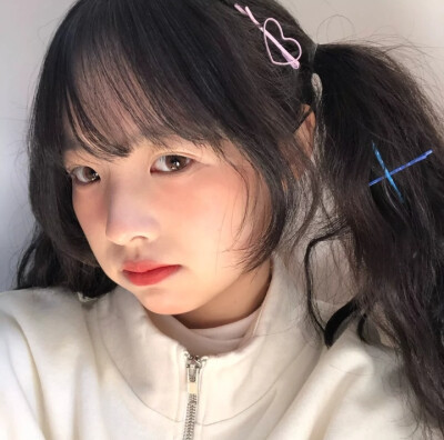 三人闺蜜头像 姐妹！
点赞你三天后将收到一个好消息！
“总会有一个温柔的人给你带来最温柔的月亮”
