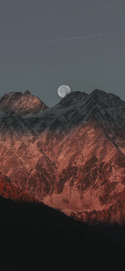 “山月不知心里事，水风空落眼前花”
