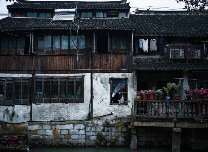  春雨和风湿画屏