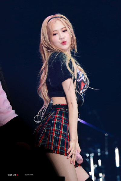 BLACKPINK朴彩英ROSÉ