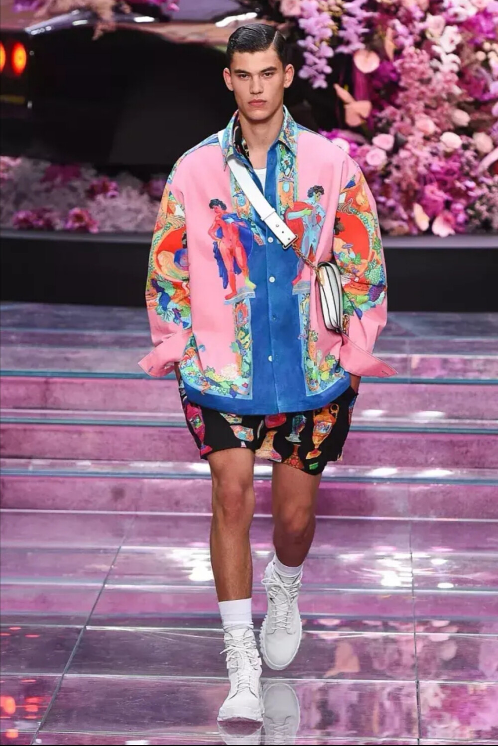 范思哲 Versace
2020春夏男装秀