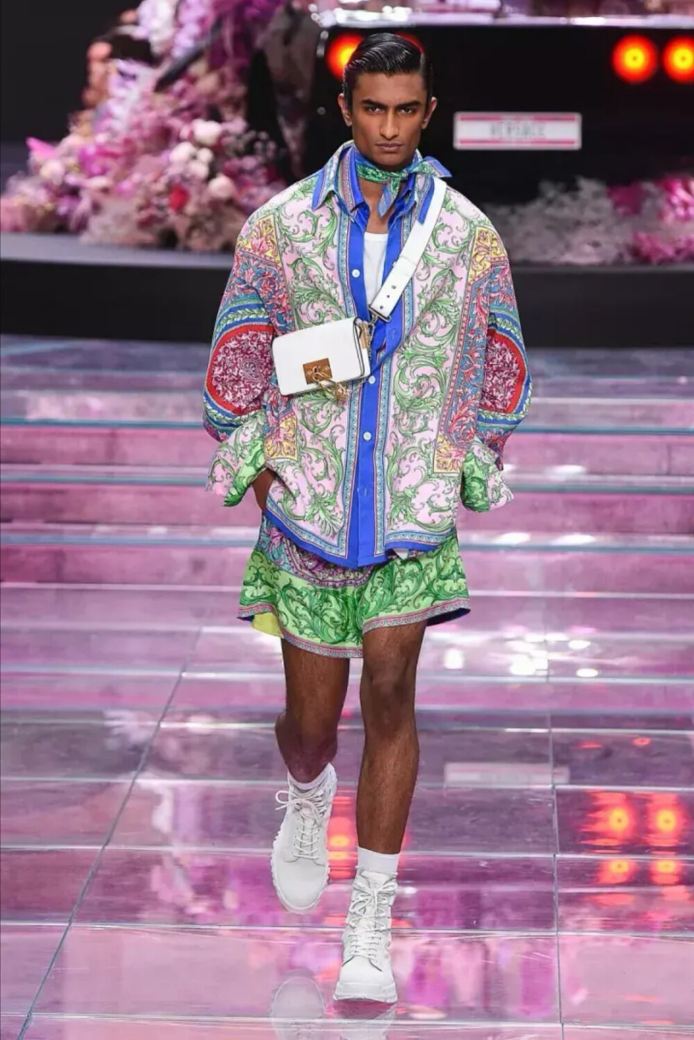 范思哲 Versace
2020春夏男装秀