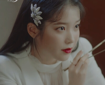 IU李知恩自截自调头像。
拿图评论。
二转注明dt林欢奕。