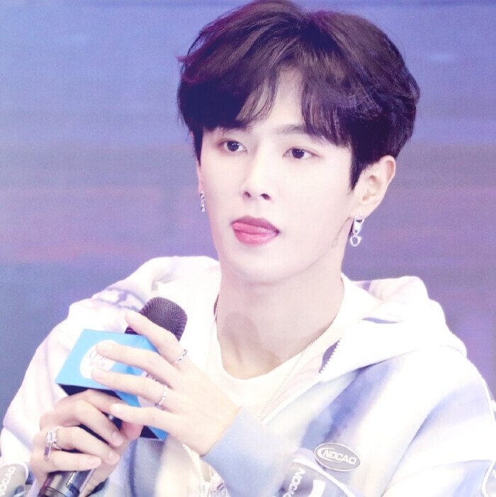 爱豆头像 李汶翰头像 自截自调 cr:徐逸晨