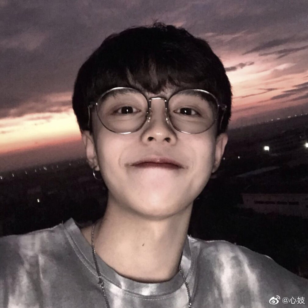 优质男头/男生头像 / 侧脸/优质
二传注明江奈恩