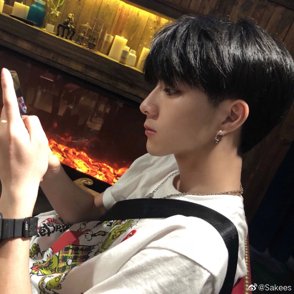 优质男头/男生头像 / 侧脸/优质
二传注明江奈恩