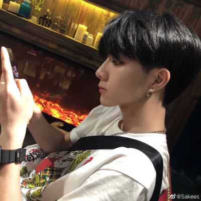 优质男头/男生头像 / 侧脸/优质
二传注明江奈恩