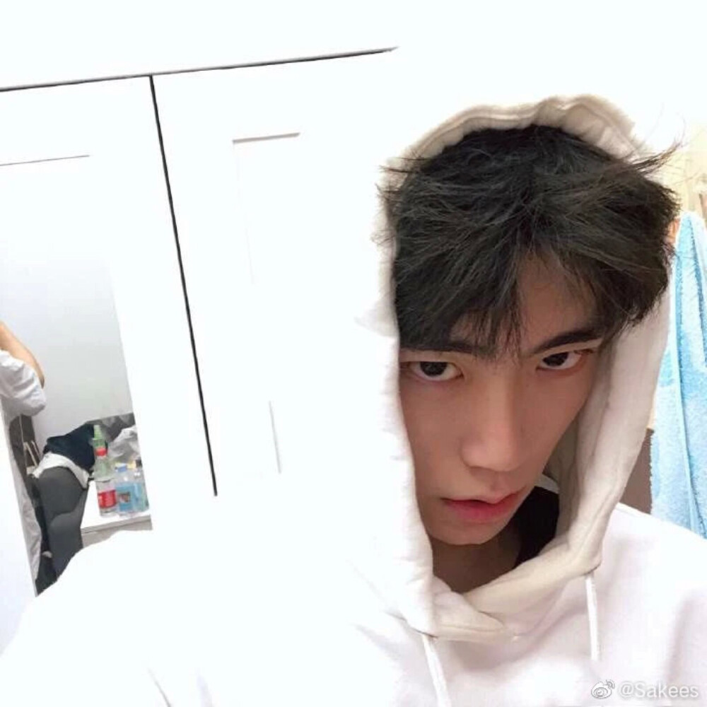 优质男头/男生头像 / 侧脸/优质
二传注明江奈恩