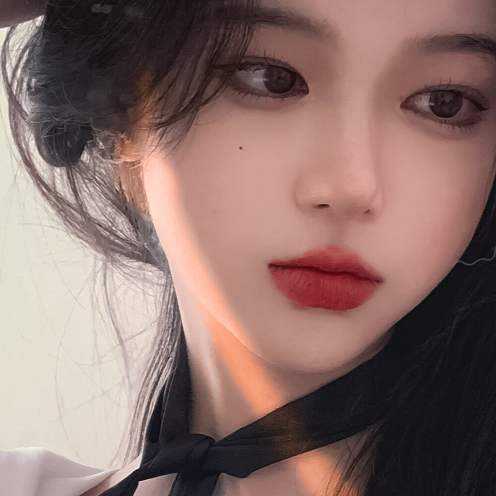 无人问津的港口开满鲜花