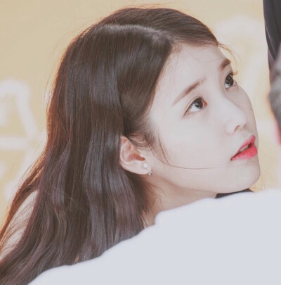 iu 李知恩