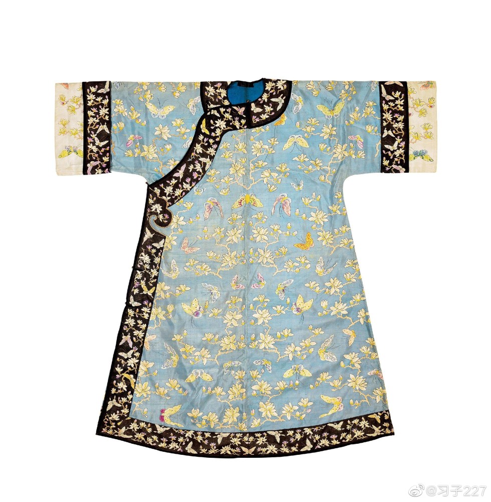 古代服饰的玉兰花图案