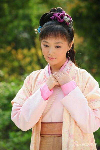 碧波仙子
战菁一 饰 赵秀