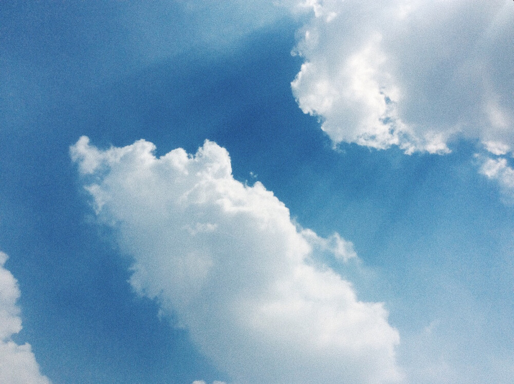 晴空白云
