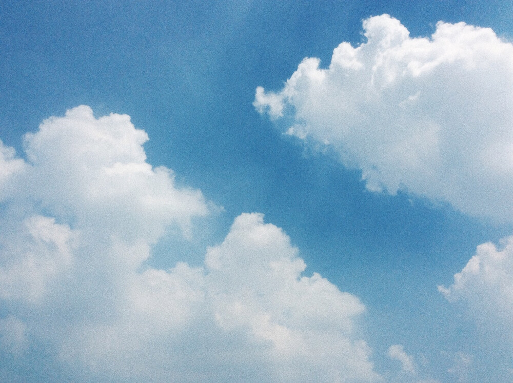 晴空白云